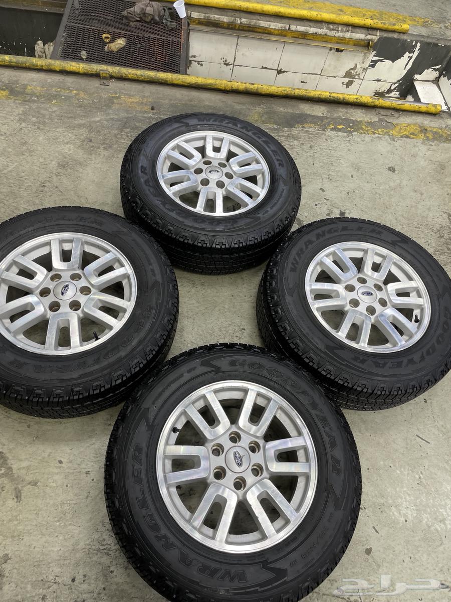 Ford Expedition 18-inch rims and original tires63233676586115112