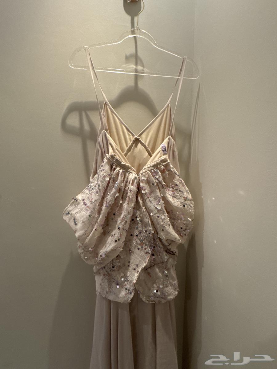 A new dress from the Reash site, there is a picture of the full dress in their account630704928403221120