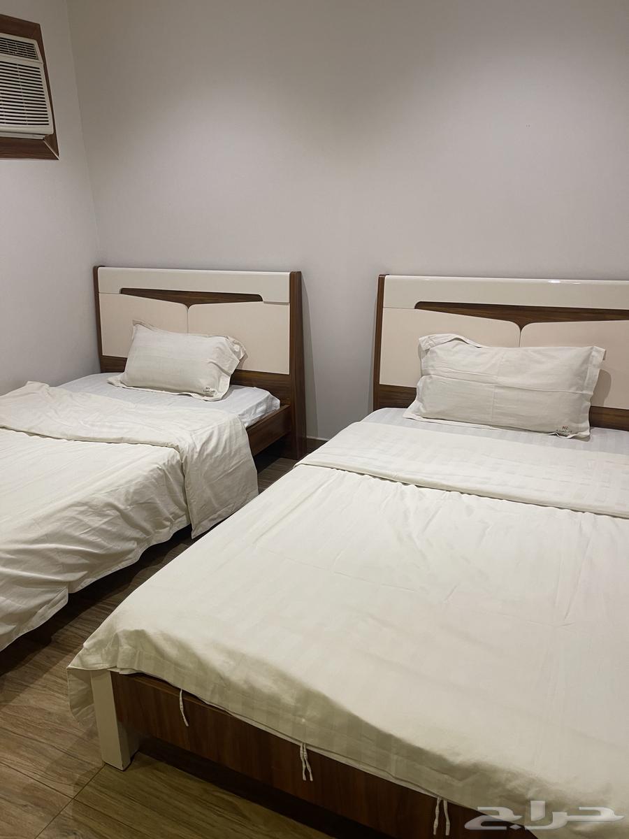 Complete hotel furniture for 33 rooms63072921870595111