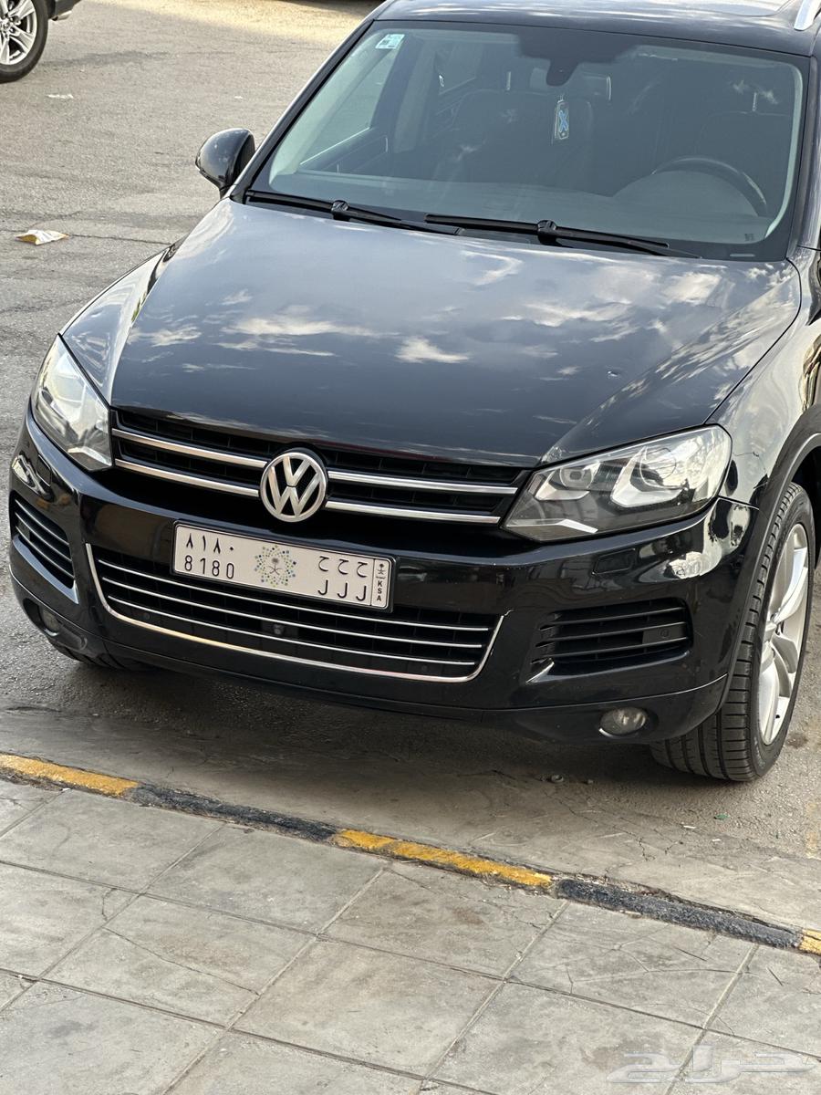 Unique plate with repeated letter for sale to the highest bidder63214937761025111