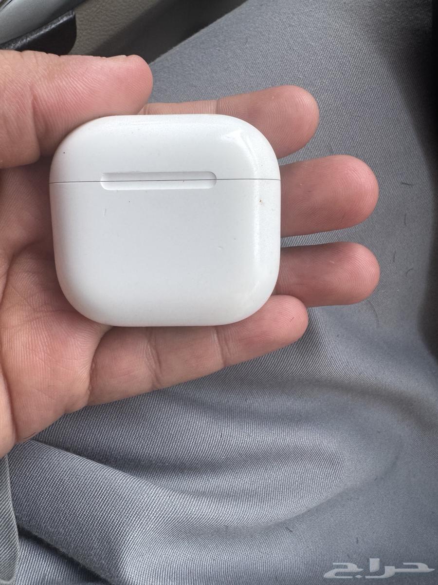 New Apple headphones, used for only two weeks63071335127938114