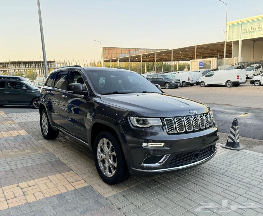 ((Sold)) 2019 Grand Cherokee Summit, Odometer 43 thousand63109605664897111