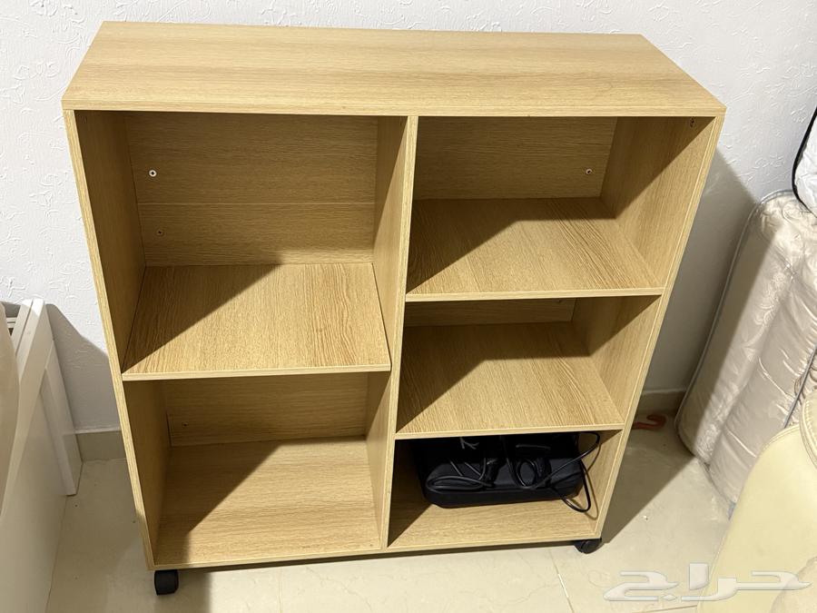 طاوله او مكتبه او ركن قهوه وايضا  الشاشه الصغيره للبيع63070497666563112