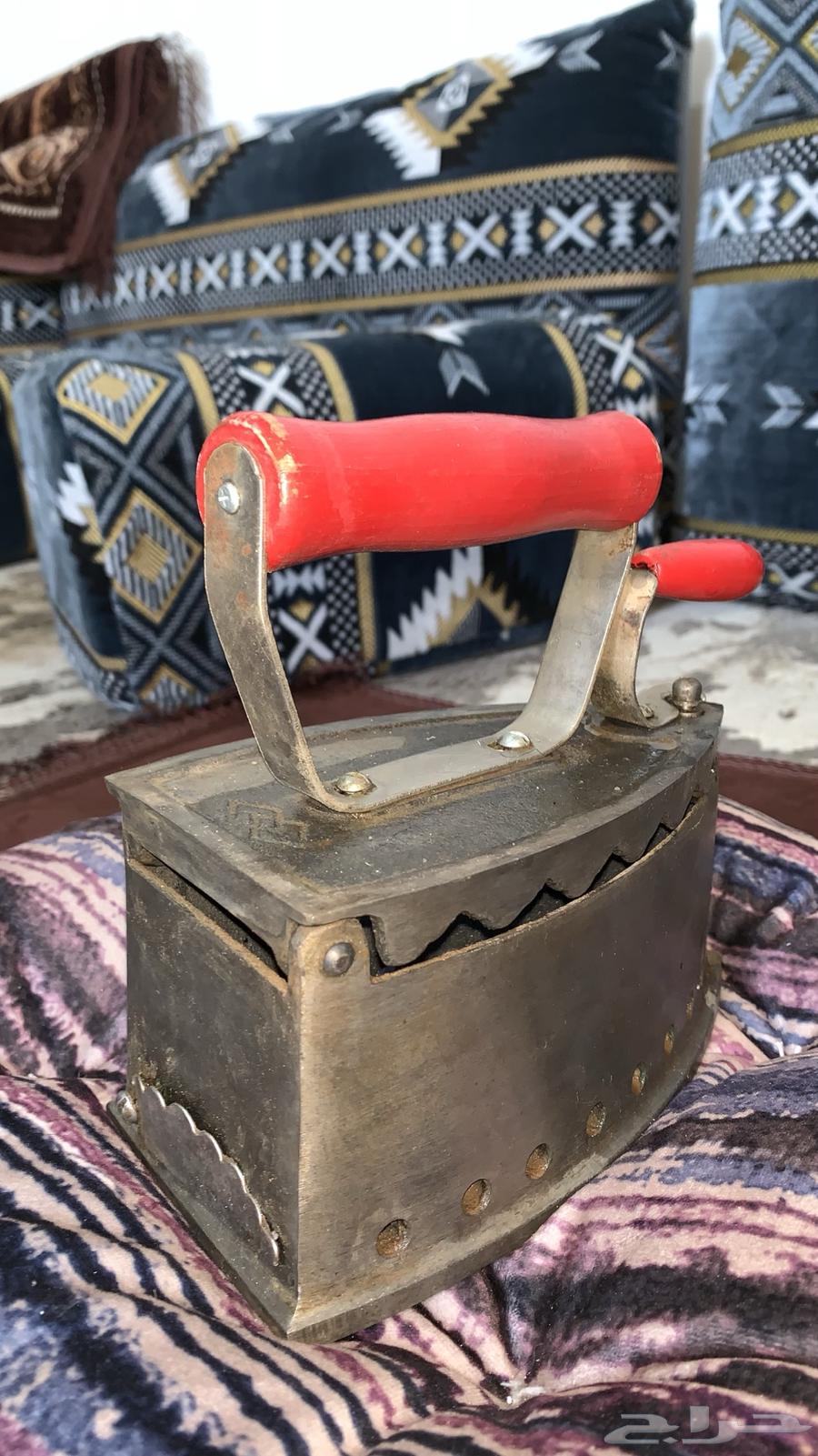 Old traditional iron63069649361025112