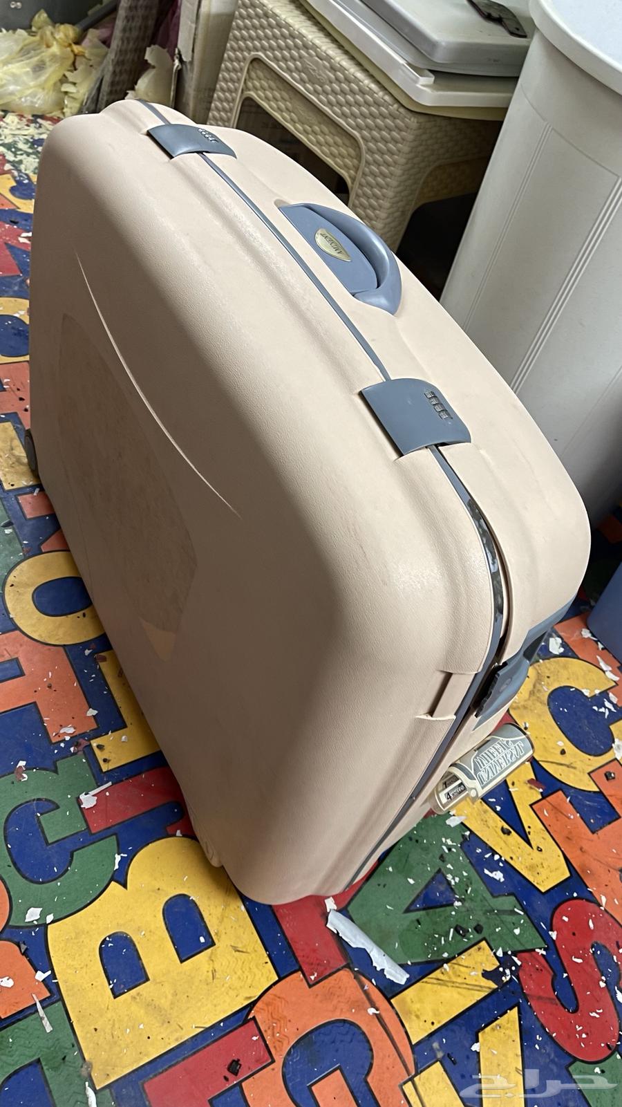 For sale travel bags and suitcases63268290261635112