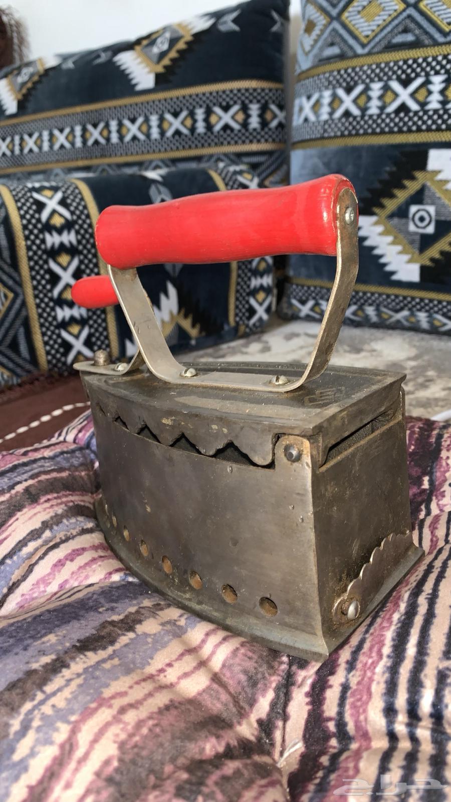 Old traditional iron63069649361025111