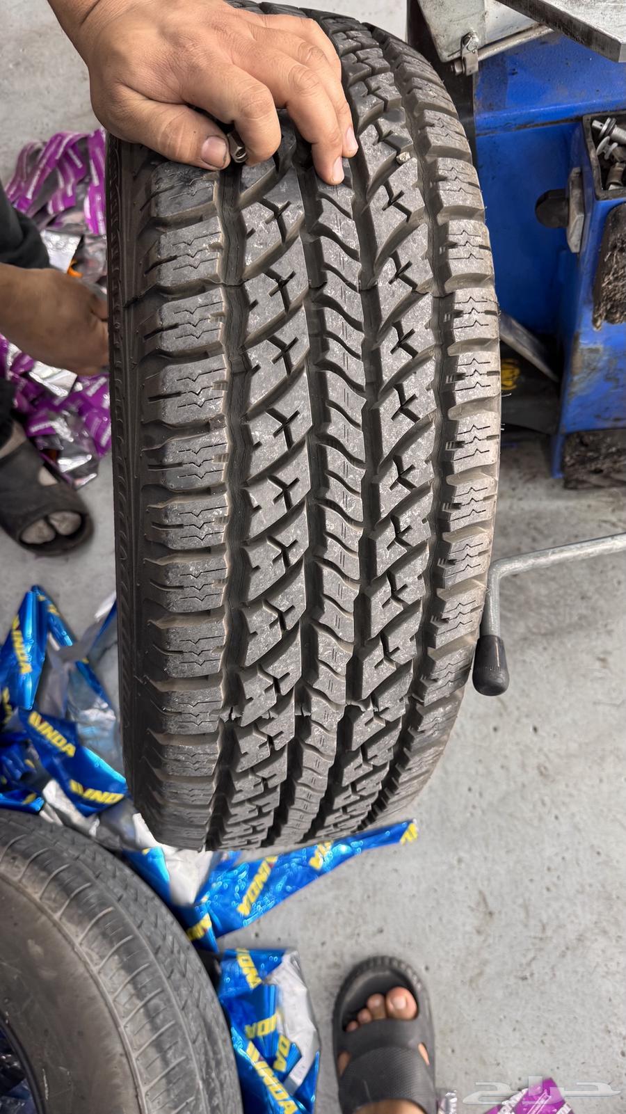 كفرات سايلون نظيفة جدا حجري تركب للباترول مقاس31 10 50R1563102542234499114