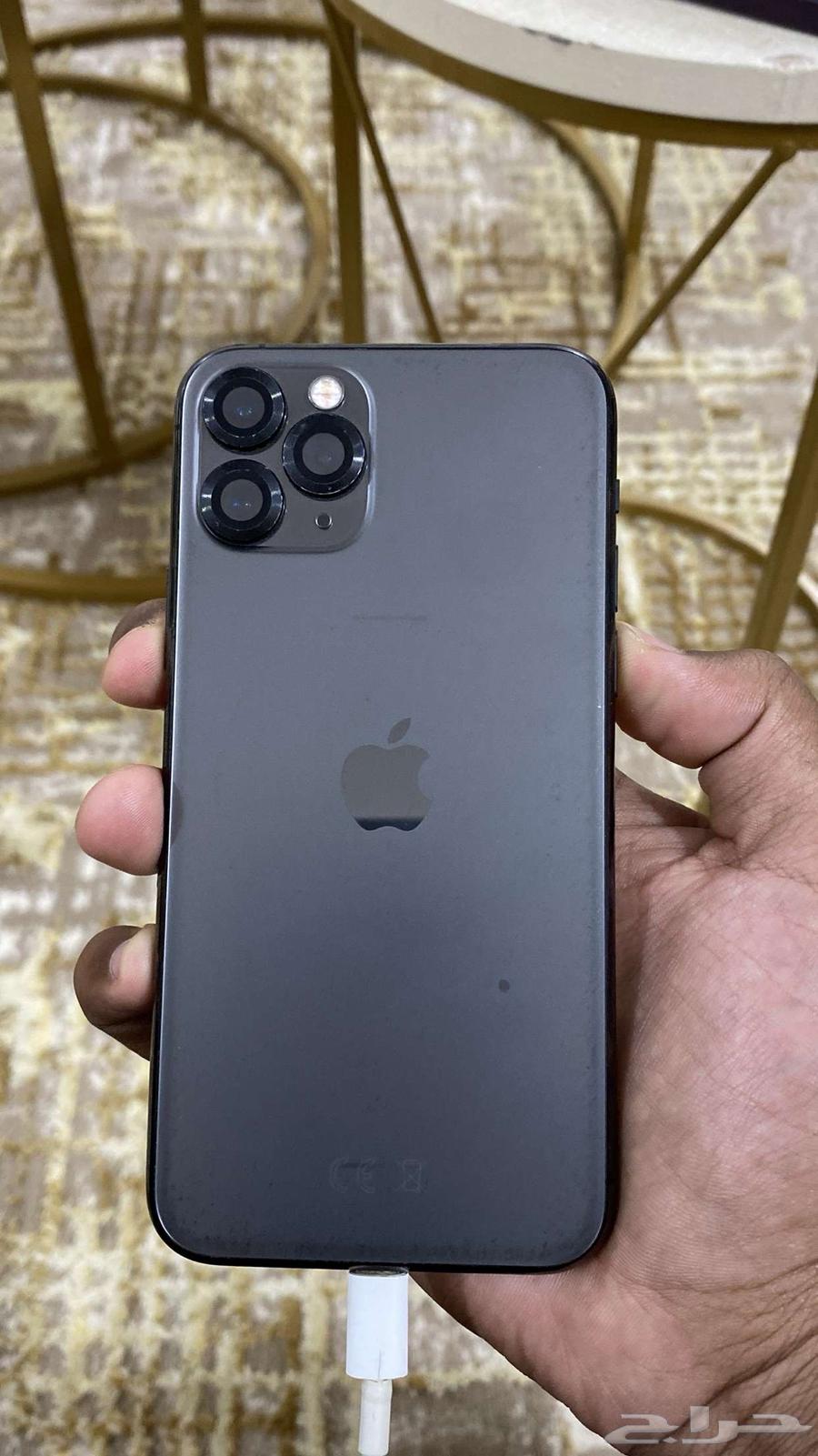 !iPhone 11 Pro is very clean63069268743810112