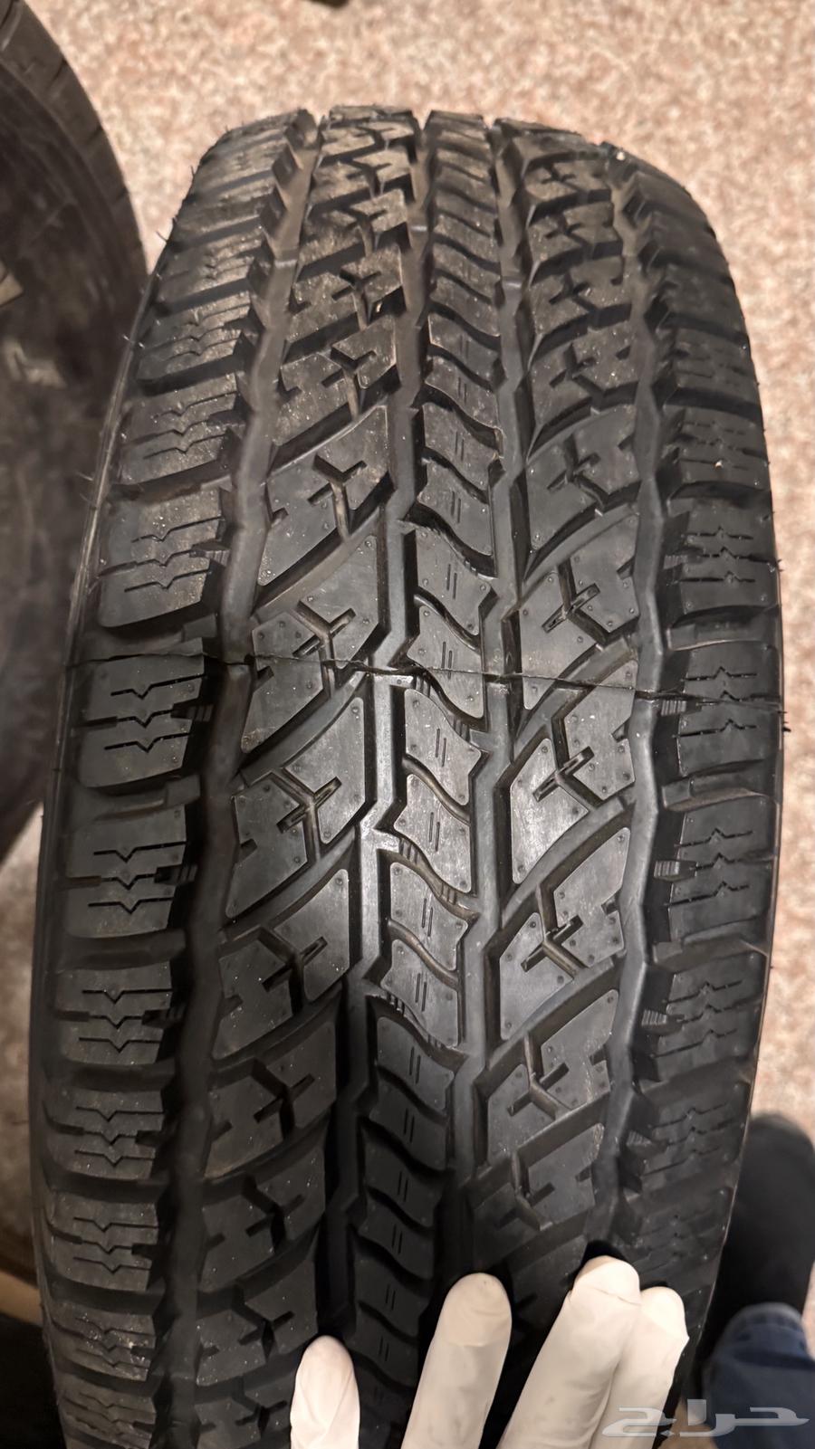 كفرات سايلون نظيفة جدا حجري تركب للباترول مقاس31 10 50R1563102542234499111