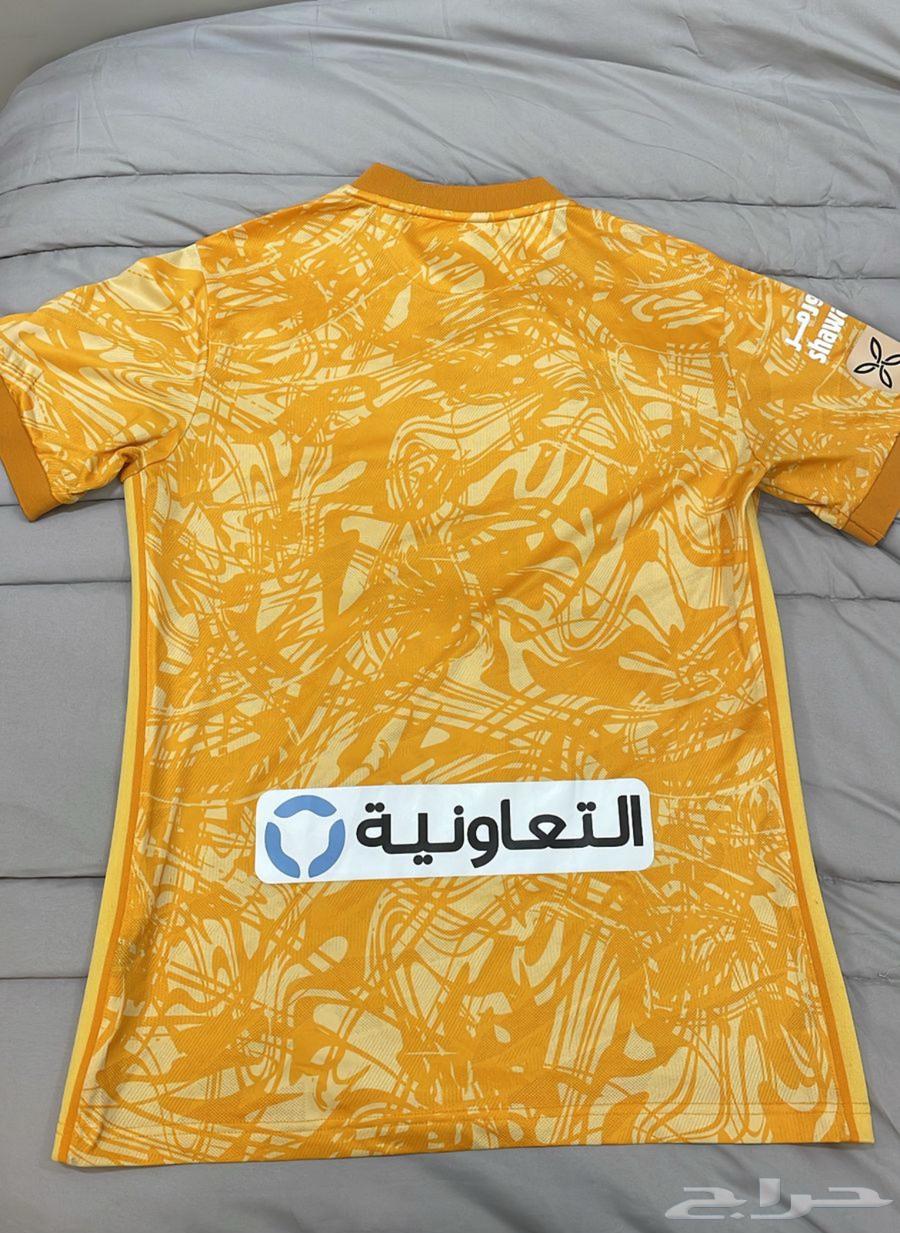 The Hilal T-shirt is rare63070944927490111