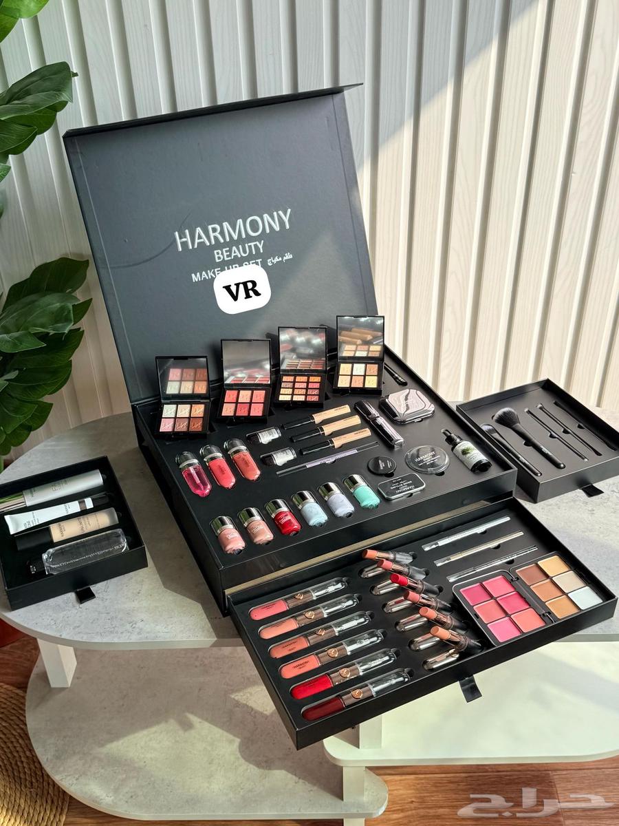Makeup63068824398851110
