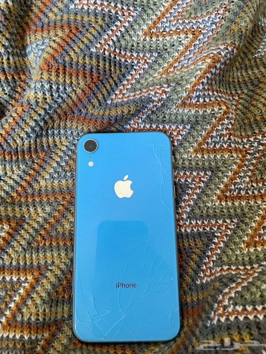 iPhone XR is new but there is a screen crack and the power button is loose, however it can be fixed.63104047066497111