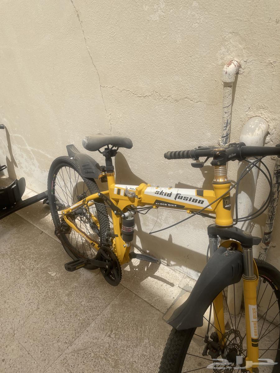 The bike skid is broken and the red part is missing630692312567071128