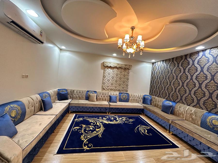 Luxury couch, almost new630709446901781123