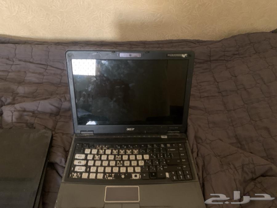 Two laptops63069676069506111