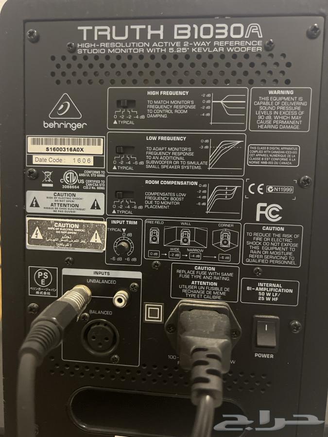 Professional Behringer headphones63200881024385111
