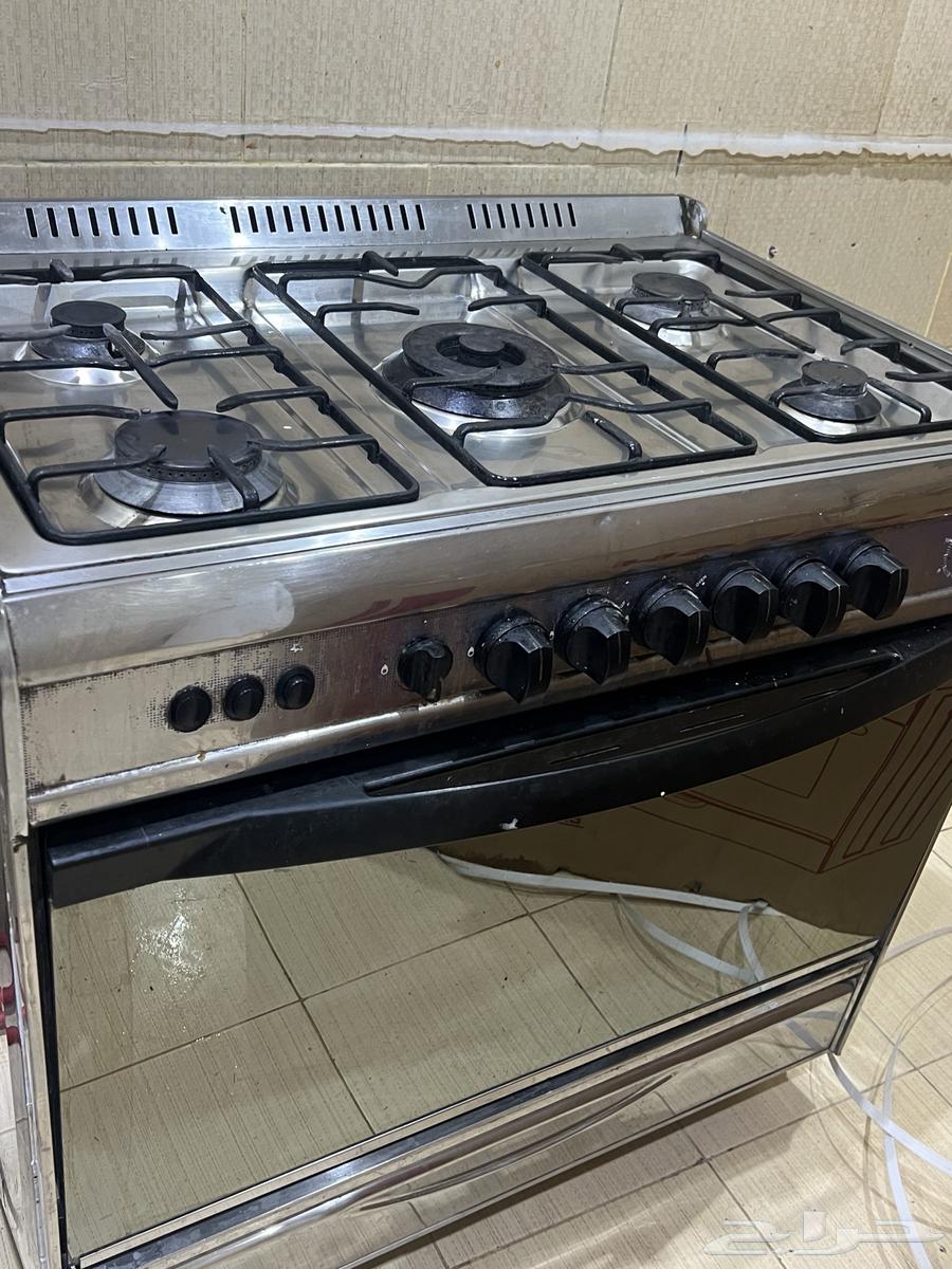 Clean and working oven63064804585346111