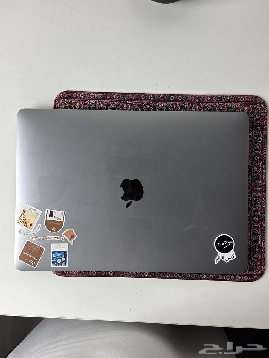 Apple M1 Laptop63065582635011112