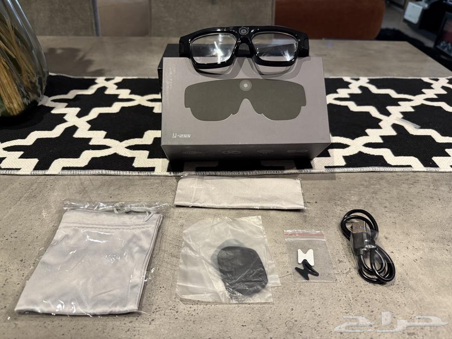 Sunglasses with camera feature63066824100354114