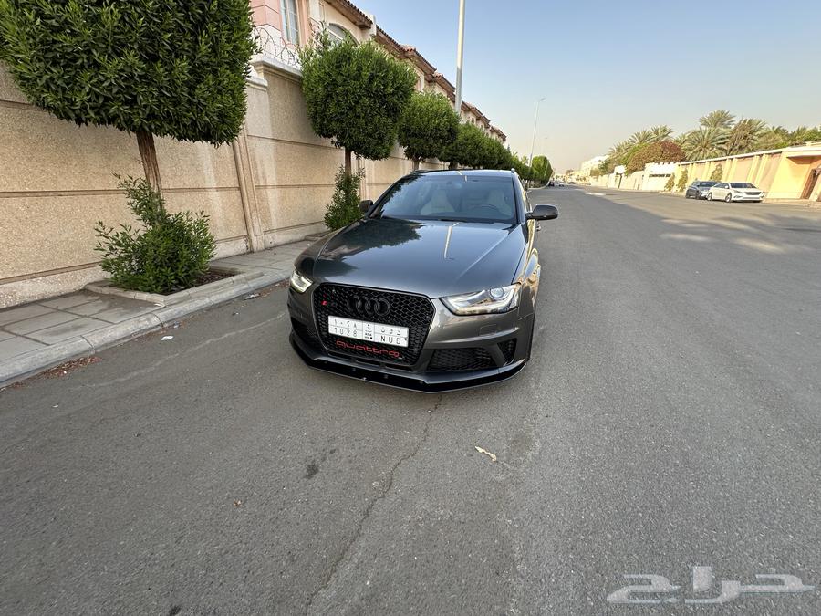 Audi RS4 is rare and clean63103682657153111