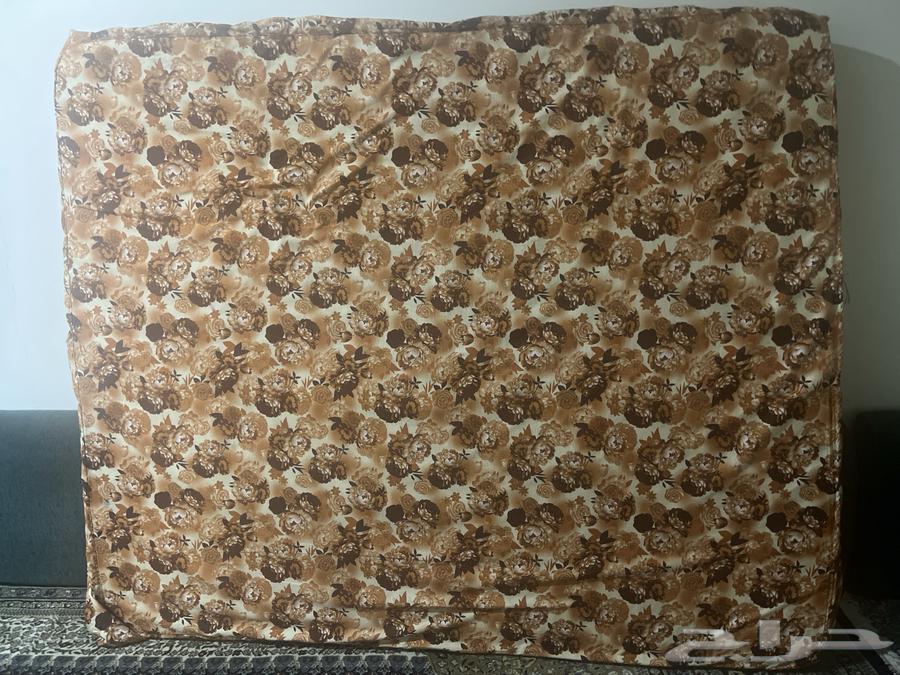 60cm thick mattress, little used, length 190 and width 16063072926749443111