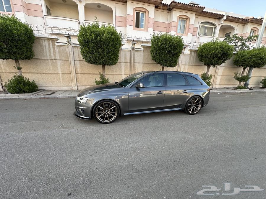 Audi RS4 is rare and clean63103682657153113