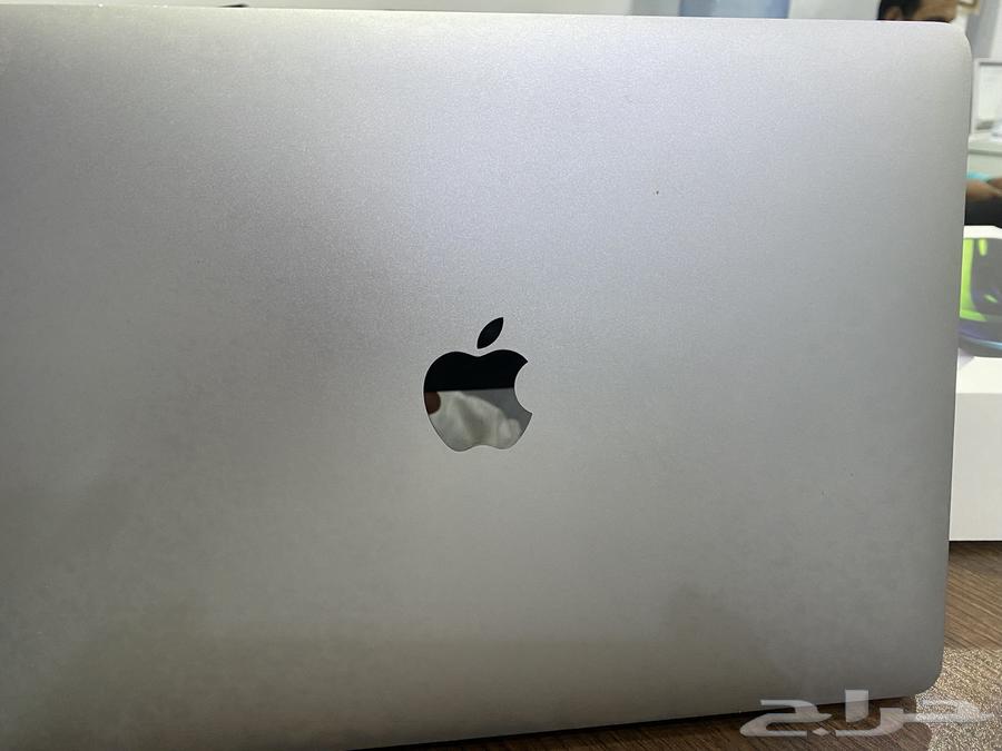 استخدام مثل الجديد MakBookpro630651879596821110
