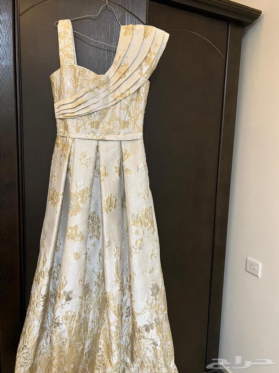 One-time worn new dress for several hours630667874632971122