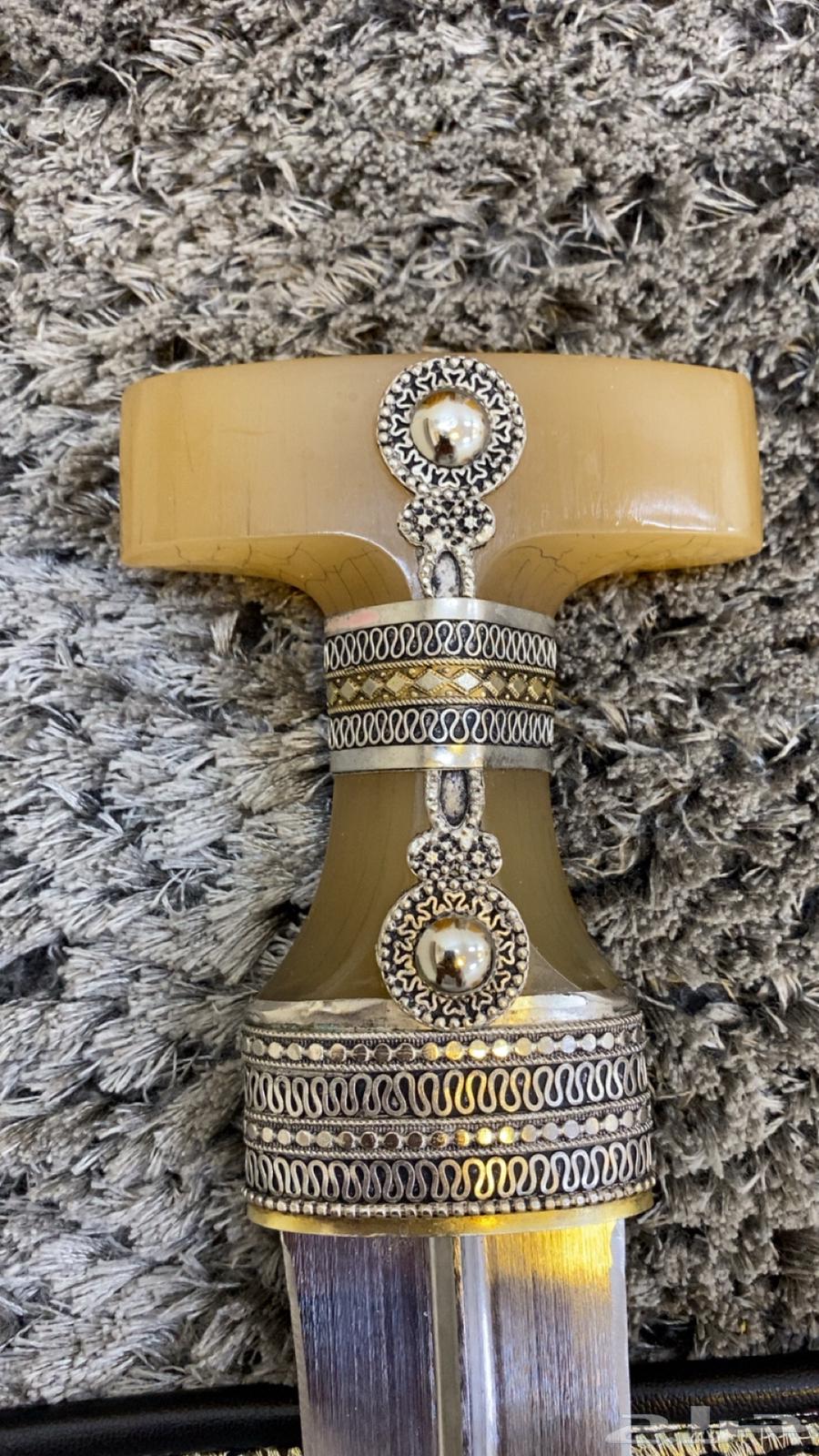 Dagger of the lion, neck of the giraffe, palm of the hand63061818527489112