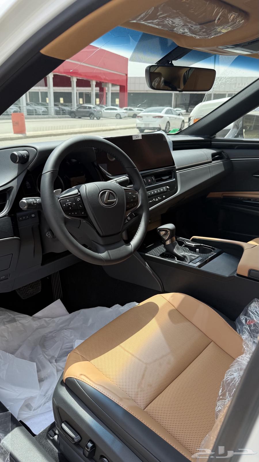 لكزز 2025 ES350 ستاندر ب193.900 شامل الضريبة63095461119363113
