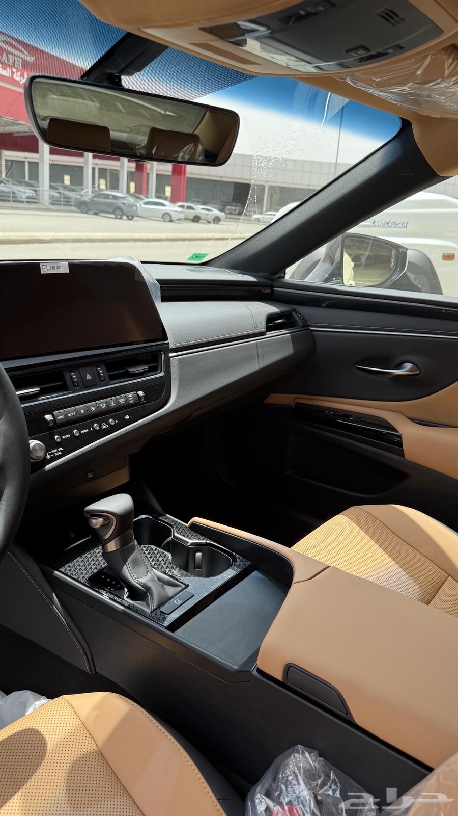 لكزز 2025 ES350 ستاندر ب193.900 شامل الضريبة63095461119363114