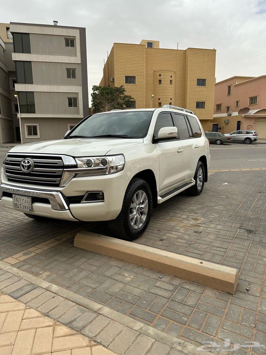 تويوتا لاند كروزر63118797310211112