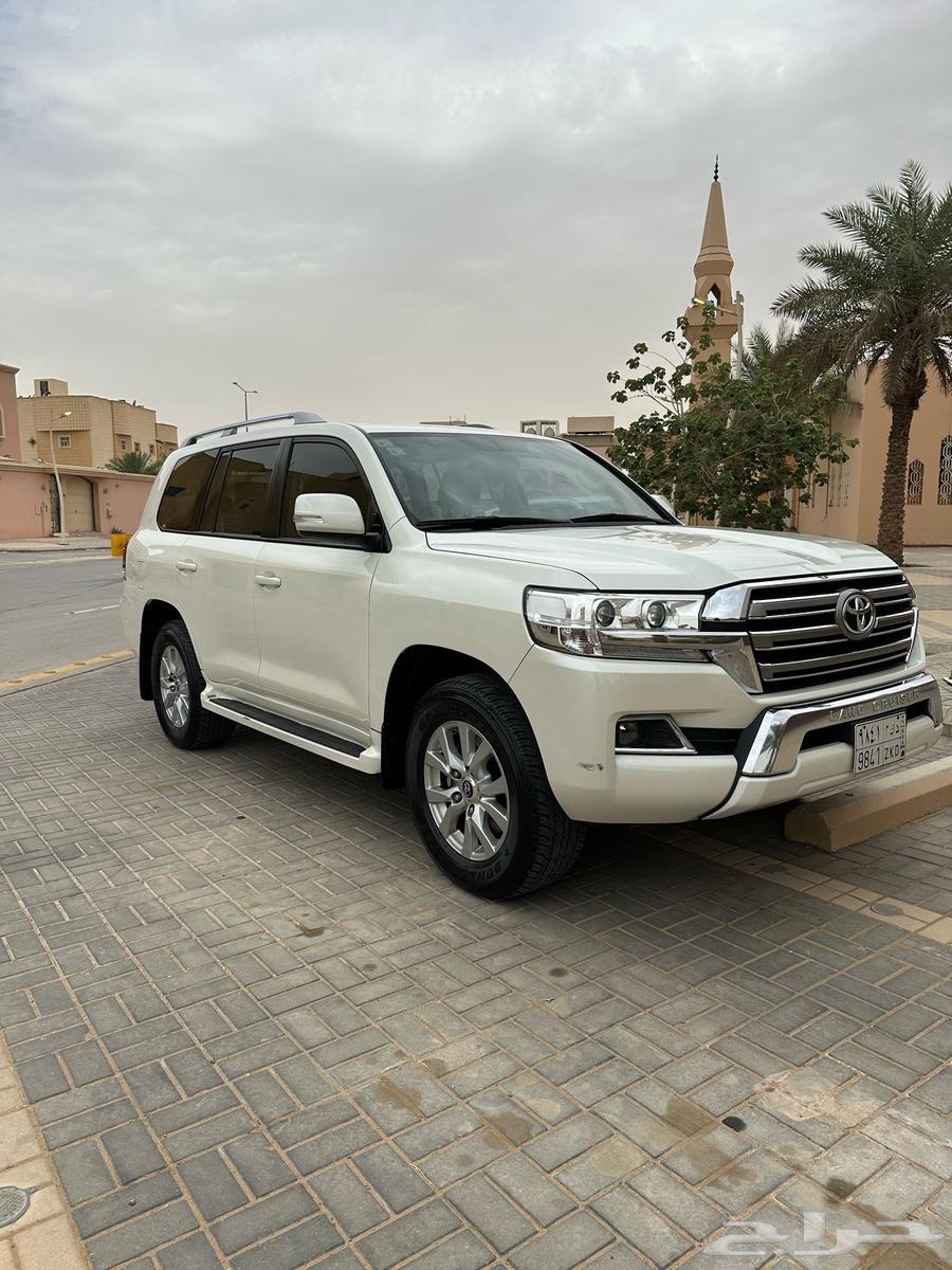 تويوتا لاند كروزر63118797310211111