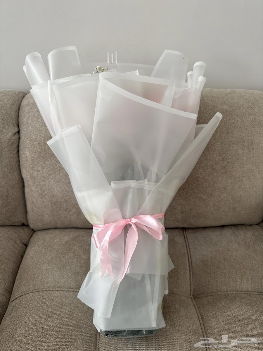 A beautiful large bouquet of roses63064841643907111