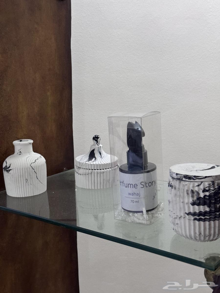 Perfumes, fragrances, mini giveaways, and reception supplies63470300878338110