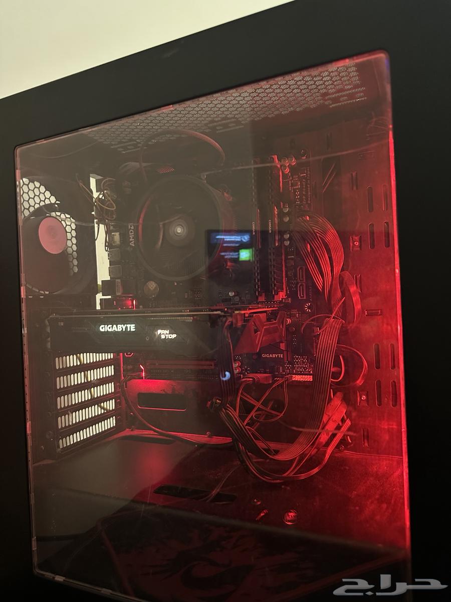 The PC is equipped with a Ryzen 5 1500x processor and a Gtx1050ti graphics card, in clean condition.630640260876821120