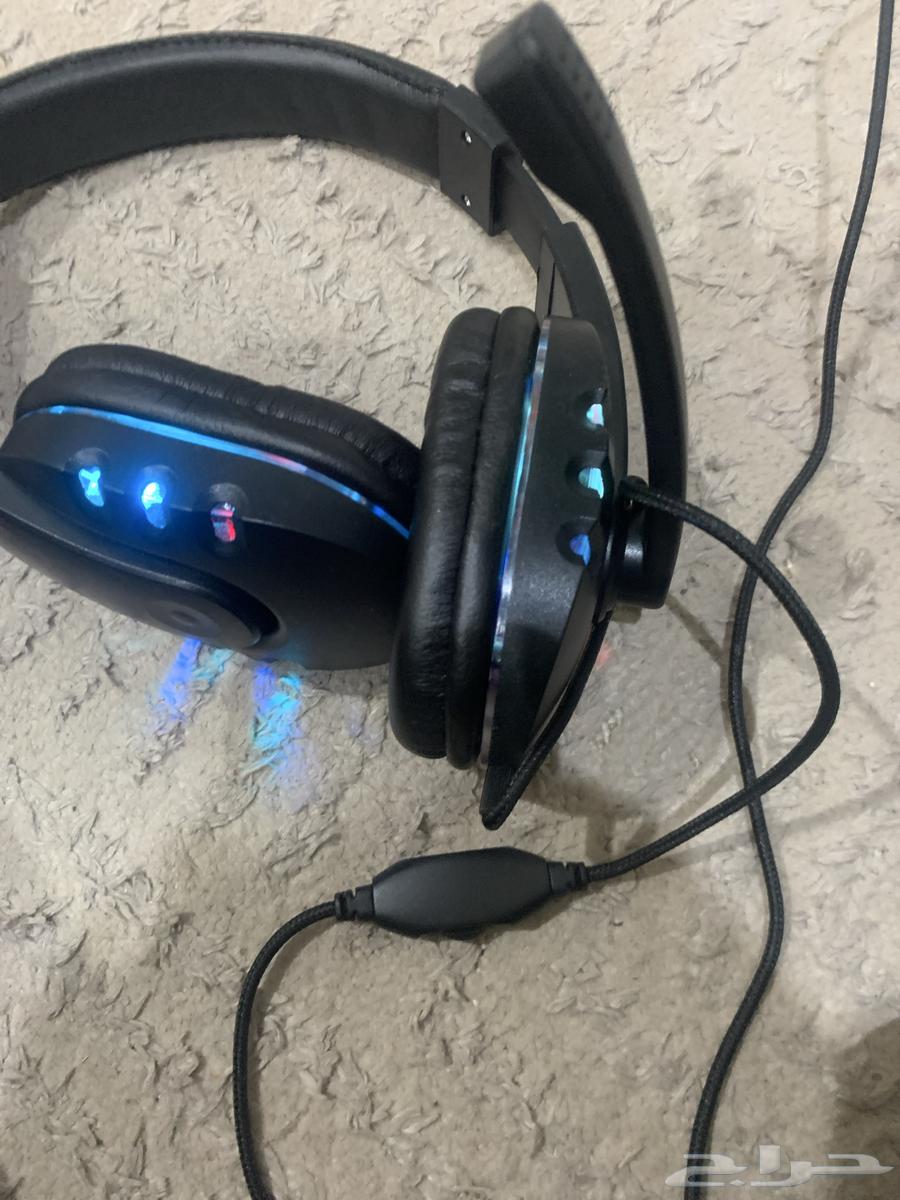 Mouse and keyboard and headphones63063655589378111