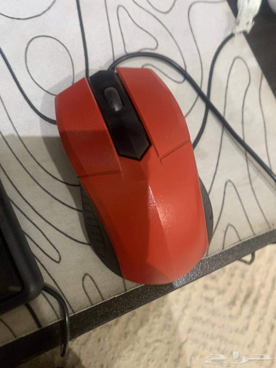 Mouse and keyboard and headphones63063655589378113