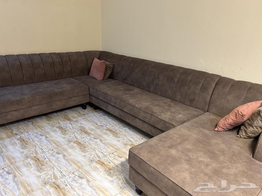 فرن   ثلاجة   طاولة طعام 6 مقاعد   كنب ثلاث قطع630632971042591111