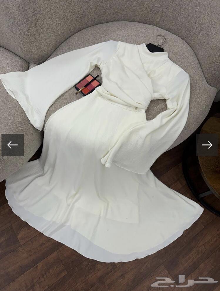 A clean and new dress, worn only once.63221569733122111