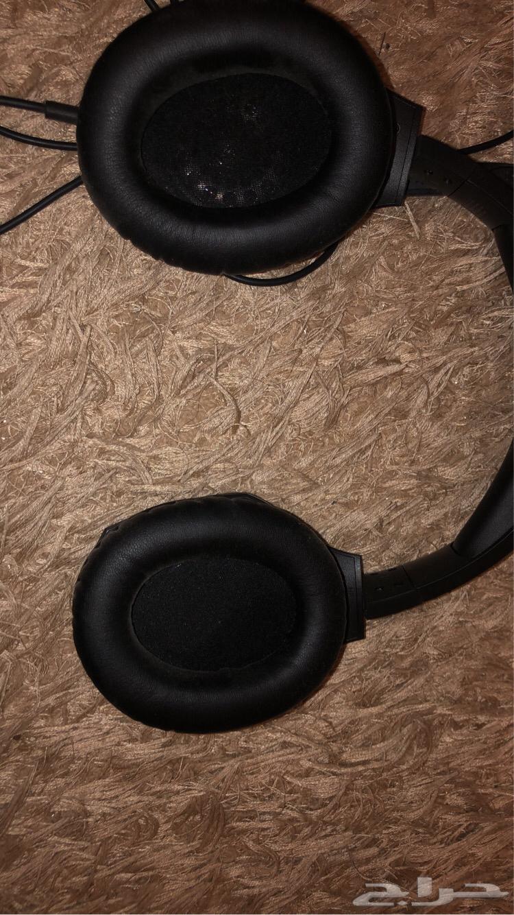 Headphones and Gaming Chair63064048128258112