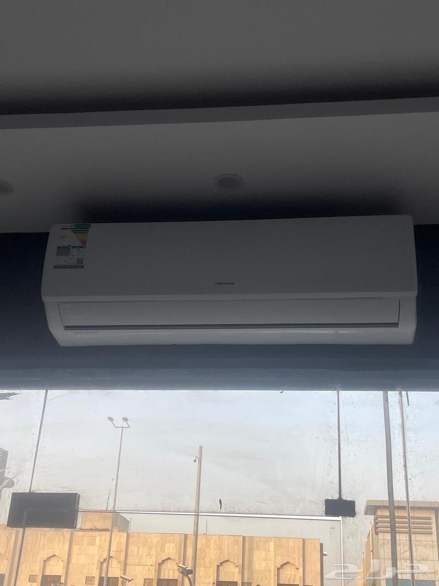 Complete office air conditioner with 3 chairs, a printer, a computer, and a screen63062530328962113