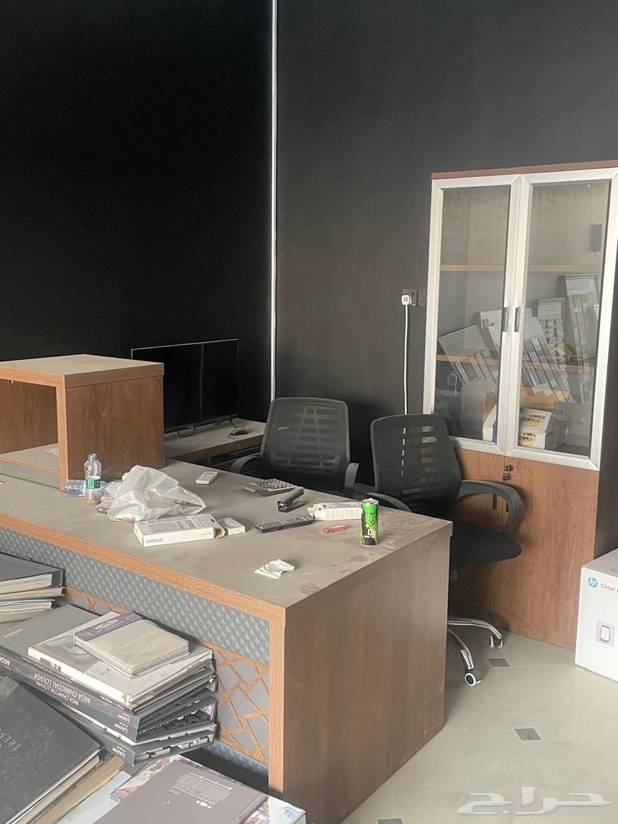 Complete office air conditioner with 3 chairs, a printer, a computer, and a screen63062530328962114