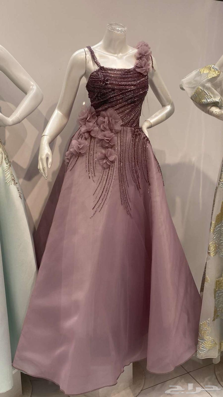 My brother's wedding dress was worn for 5 hours.63060776588418111
