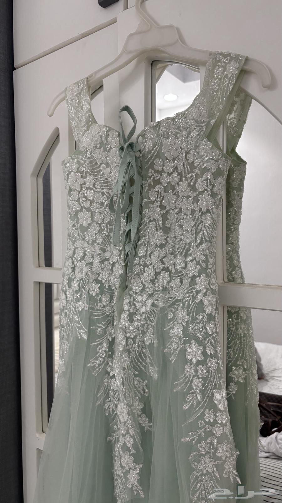 Luxury queen dress for sale. One piece only.63061456121473114