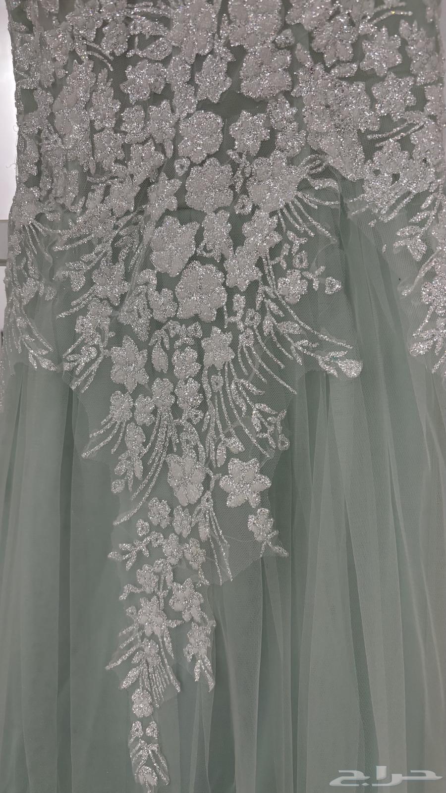 Luxury queen dress for sale. One piece only.63061456121473112