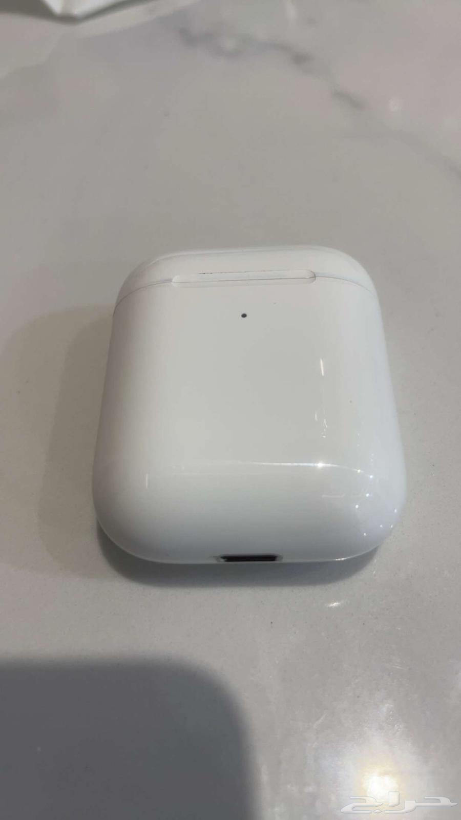 Apple headphones, second version, new and clean, used only once63011054158465111