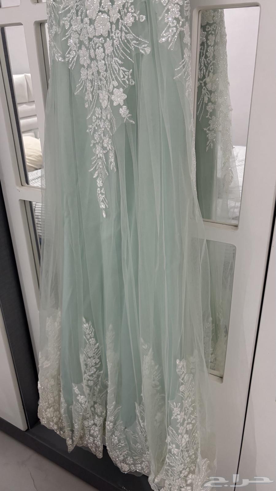 Luxury queen dress for sale. One piece only.63061456121473113