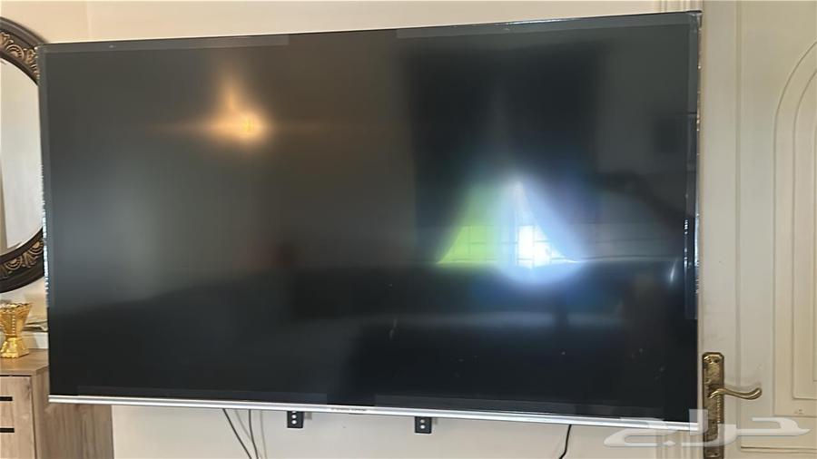 For sale, a 65-inch screen for 1800 Riyal. Note that the new price is 2300.63060379750145112