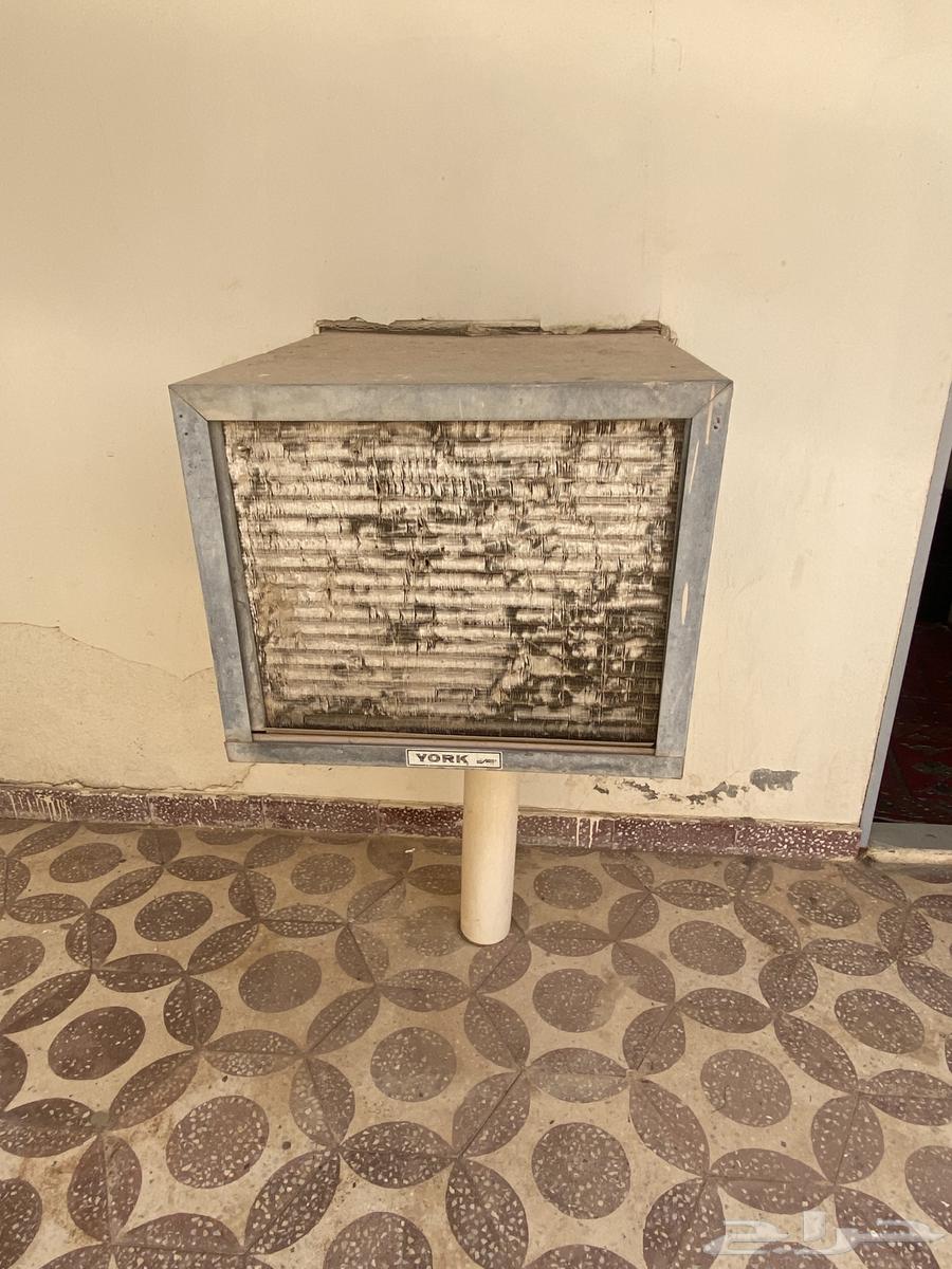 A 50-year-old heritage air conditioner in excellent condition that has never been disassembled from its place63061840878210111